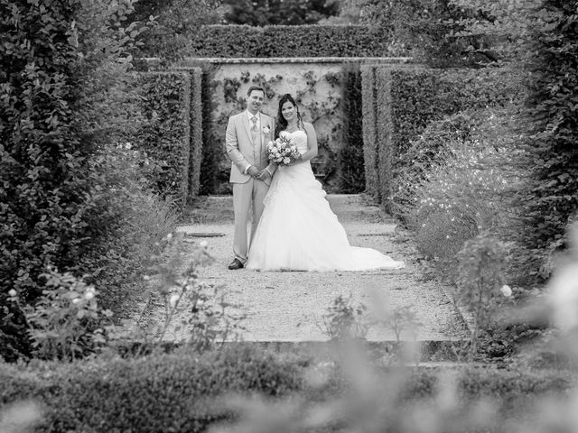 Le mariage de Romain et Jennyfer à Magny-les-Hameaux, Yvelines 25