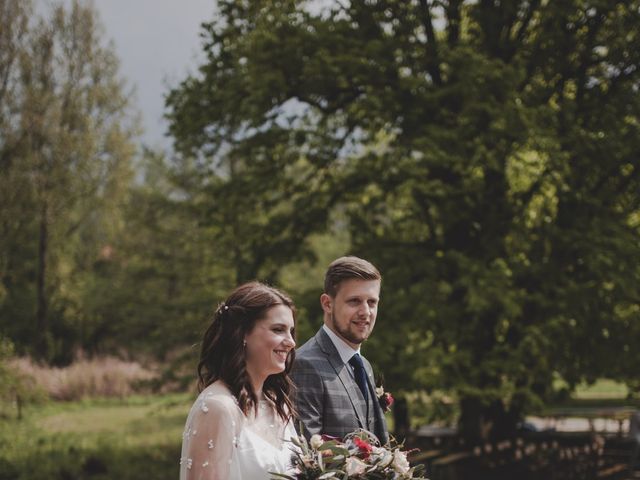 Le mariage de Nicolas et Pauline à Wisches, Bas Rhin 32