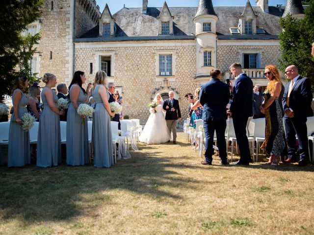 Le mariage de Oliver et Sarah à Angoulême, Charente 45