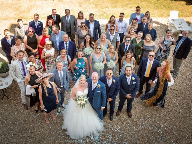 Le mariage de Oliver et Sarah à Angoulême, Charente 57