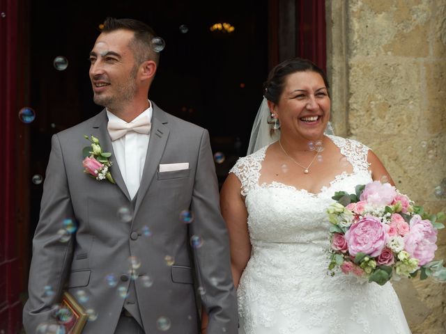 Le mariage de John et Laëtitia à Ambarès-et-Lagrave, Gironde 22