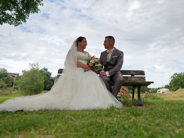 Le mariage de John et Laëtitia à Ambarès-et-Lagrave, Gironde 25