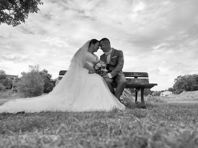 Le mariage de John et Laëtitia à Ambarès-et-Lagrave, Gironde 26