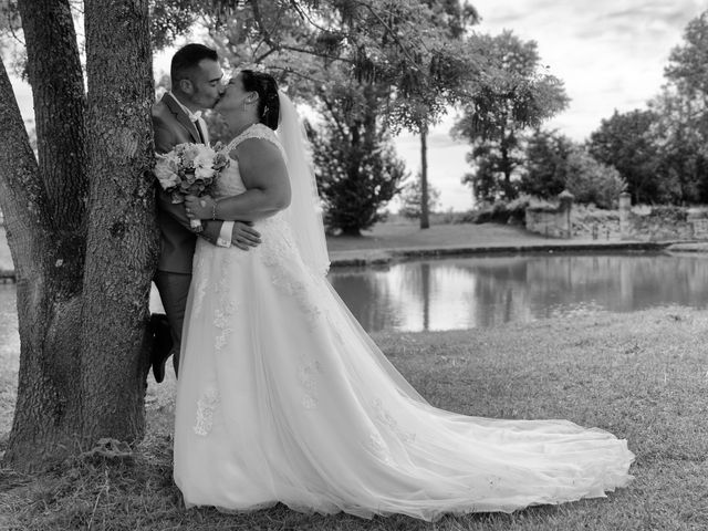 Le mariage de John et Laëtitia à Ambarès-et-Lagrave, Gironde 27