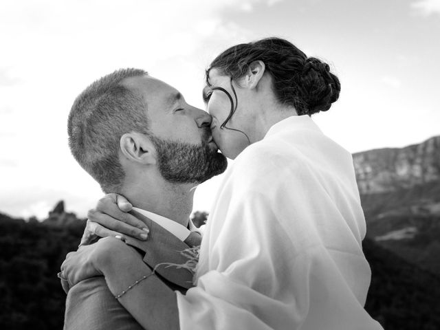 Le mariage de Louis et Julie à Le Poët-Célard, Drôme 14