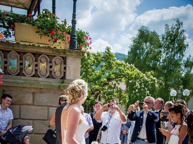 Le mariage de Romain et Marie à Pont-de-Roide, Doubs 12