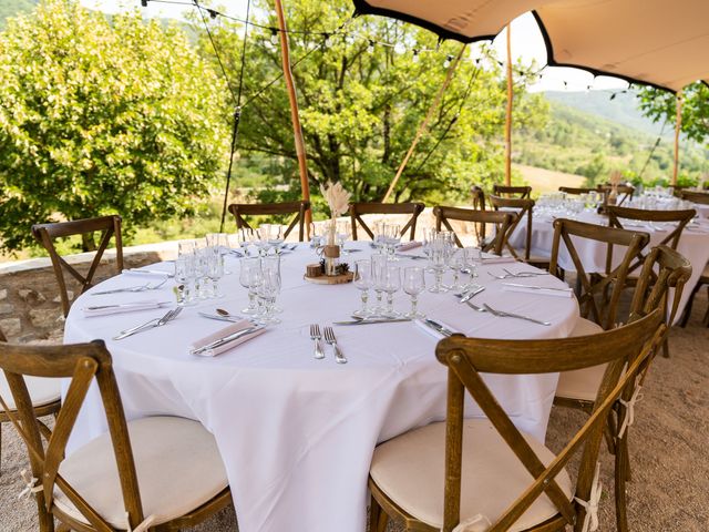 Le mariage de Charles et Meryem à Nyons, Drôme 14