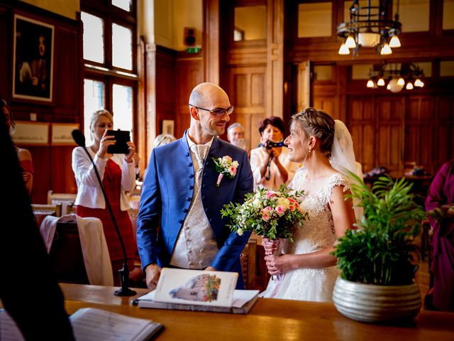 Le mariage de Emmanuel et Stéphanie à Bailleul, Nord 37