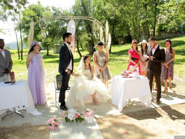 Le mariage de Sébastien et Elodie à Nîmes, Gard 2