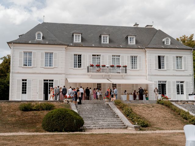 Le mariage de Julien et Charlène à Saint-Pierre-du-Vauvray, Eure 41