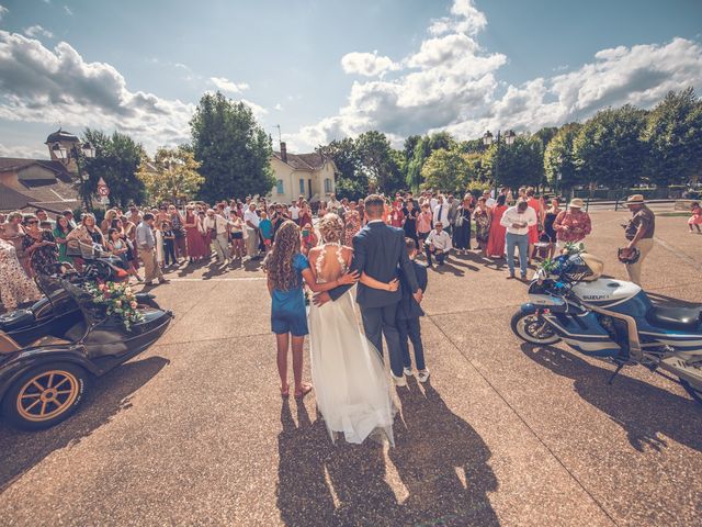 Le mariage de Davy et Laure à Vonnas, Ain 7