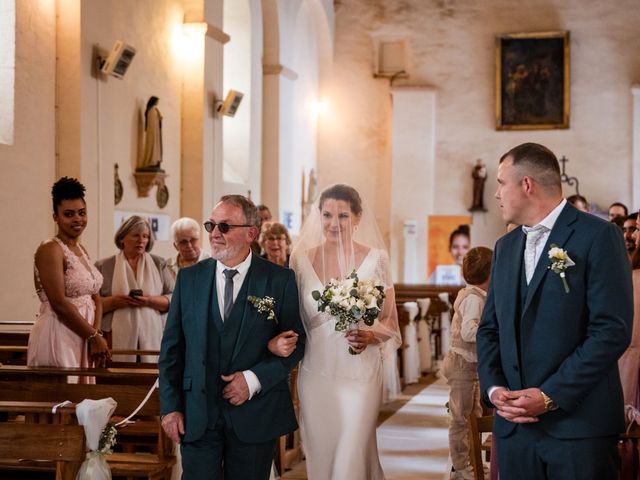 Le mariage de Collins et Justine à Savigné, Vienne 16
