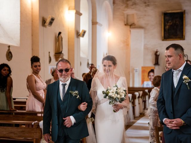 Le mariage de Collins et Justine à Savigné, Vienne 17