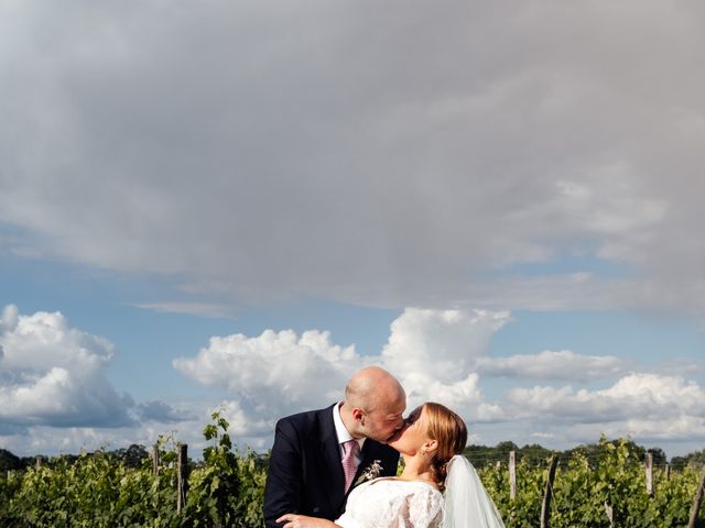 Le mariage de Anthony et Loretta à Arveyres, Gironde 32