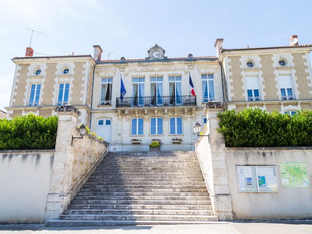 Le mariage de Yannick et Aline à Montignac-Charente, Charente 42