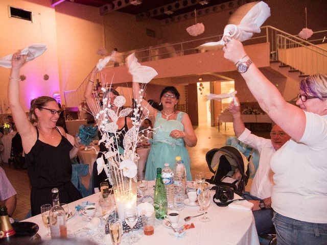 Le mariage de Loïc et Cindy à Barbonne-Fayel, Marne 7