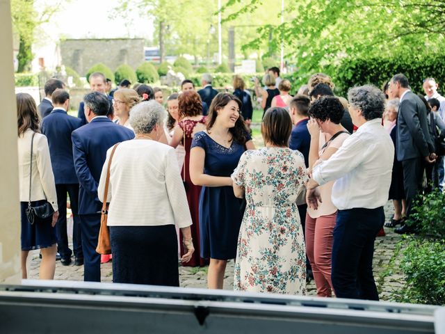 Le mariage de Romain et Marion à Le Mesnil-Saint-Denis, Yvelines 48