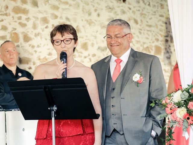 Le mariage de Romain et Marion à Le Mesnil-Saint-Denis, Yvelines 143