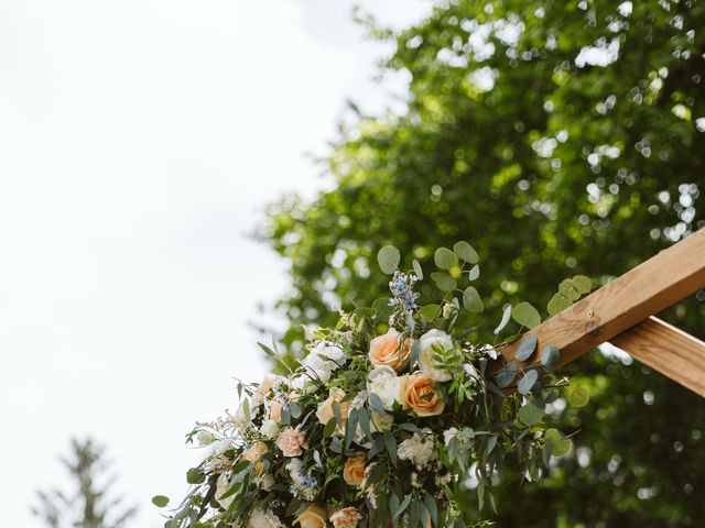 Le mariage de Kevin et Sarah à Plounéventer, Finistère 27