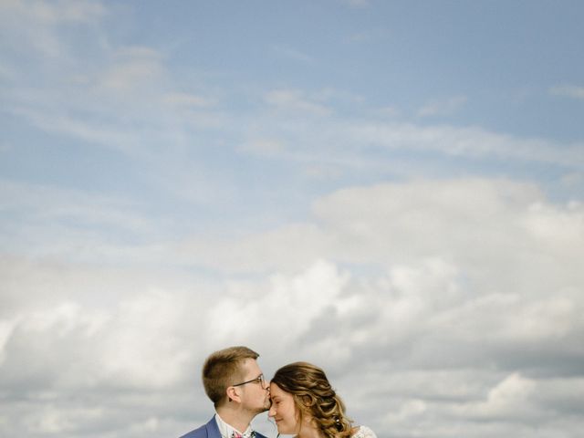 Le mariage de Yohann et Laura à Ploemel, Morbihan 14