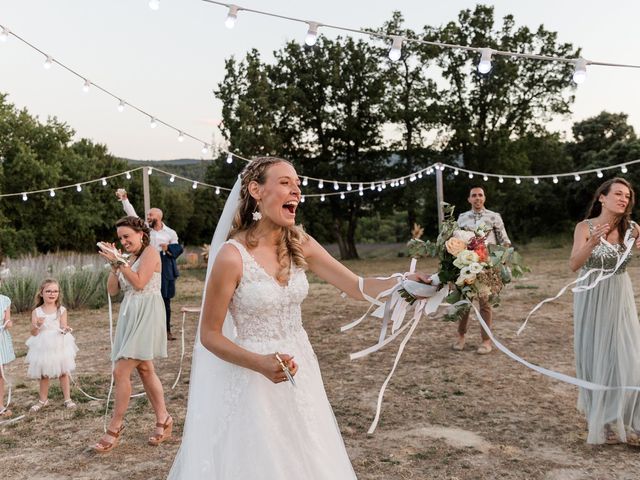 Le mariage de Céline et Arnaud à Céreste, Alpes-de-Haute-Provence 17