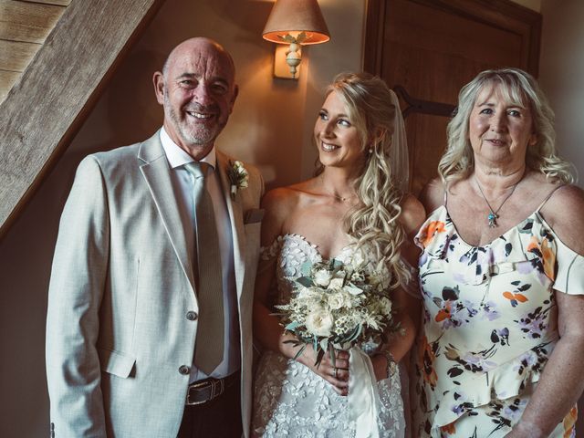 Le mariage de James et Sabrina à Excideuil, Dordogne 41