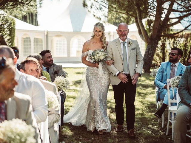Le mariage de James et Sabrina à Excideuil, Dordogne 45
