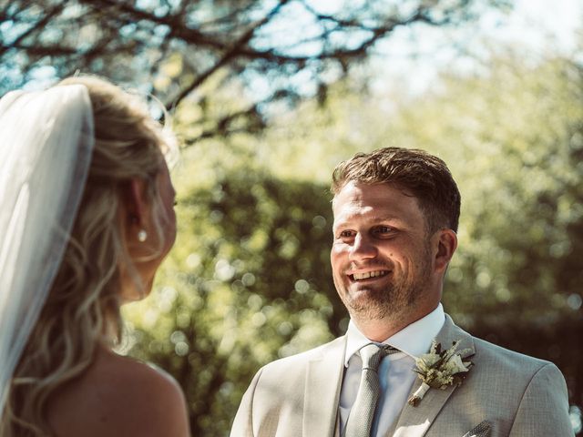 Le mariage de James et Sabrina à Excideuil, Dordogne 48