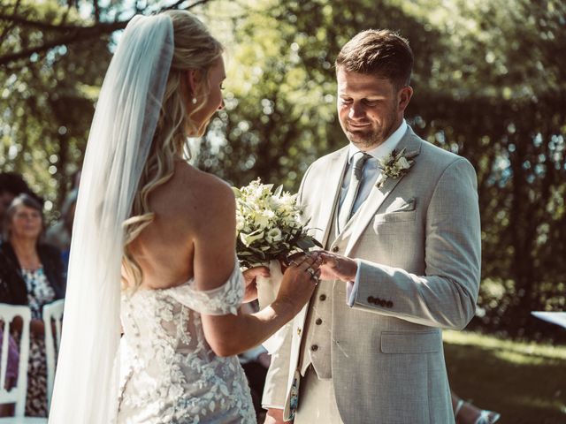 Le mariage de James et Sabrina à Excideuil, Dordogne 52