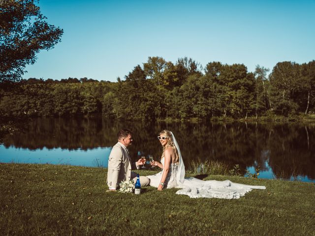 Le mariage de James et Sabrina à Excideuil, Dordogne 69