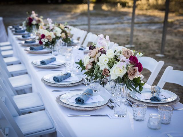 Le mariage de Célia et Rob à Céreste, Alpes-de-Haute-Provence 19