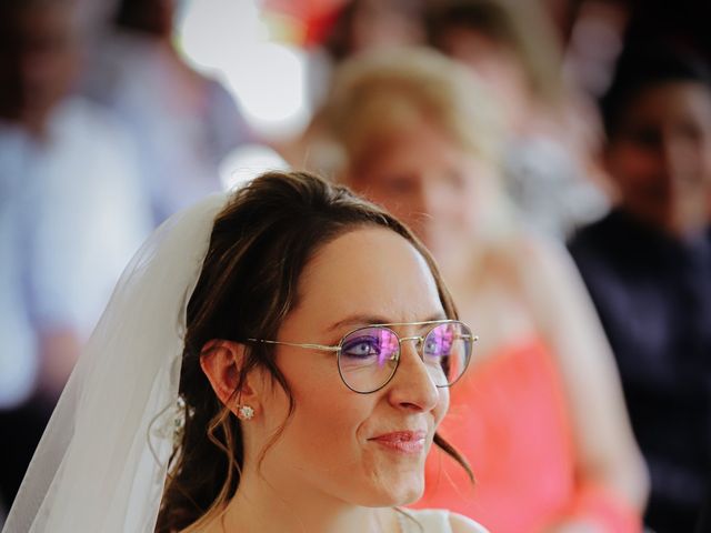 Le mariage de Olivier et Gwen à Vergezac, Haute-Loire 5