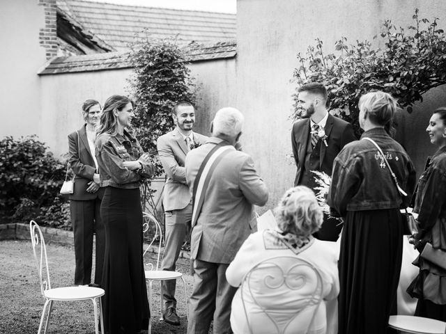 Le mariage de Alexandre et Sarah à Chaumont-sur-Tharonne, Loir-et-Cher 23