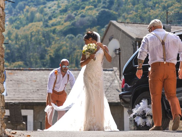 Le mariage de Alex et Mégane à Santa-Lucia-di-Moriani, Corse 8