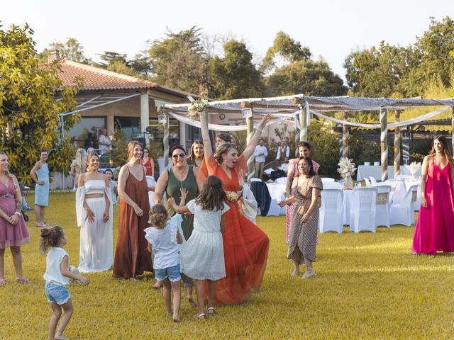 Le mariage de Alex et Mégane à Santa-Lucia-di-Moriani, Corse 16