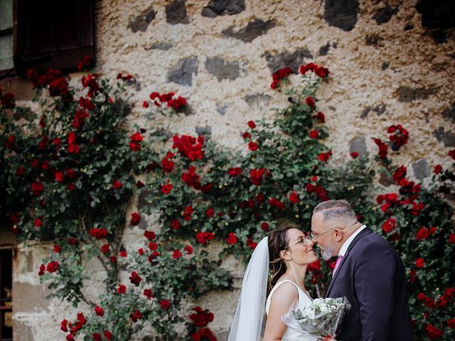 Le mariage de Olivier et Gwen à Vergezac, Haute-Loire 29