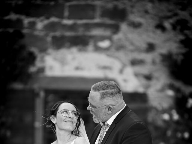 Le mariage de Olivier et Gwen à Vergezac, Haute-Loire 31