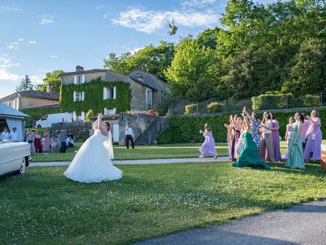 Le mariage de Maxime et Axelle à Mouthiers-sur-Boëme, Charente 10