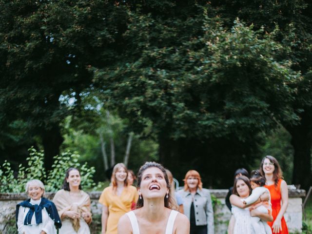 Le mariage de Lori et Cécilia à Ancy-le-Franc, Yonne 14