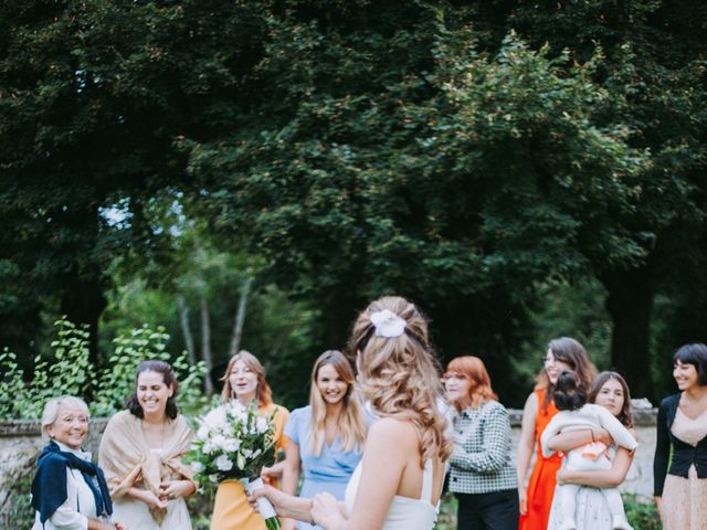 Le mariage de Lori et Cécilia à Ancy-le-Franc, Yonne 13