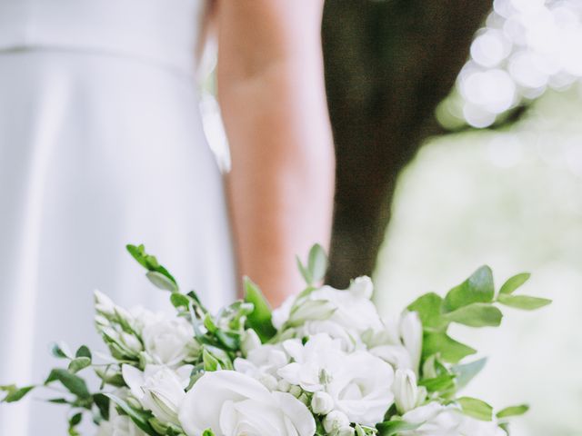 Le mariage de Lori et Cécilia à Ancy-le-Franc, Yonne 23