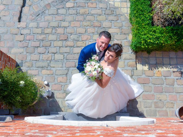 Le mariage de Loic et Céline à Comines, Nord 56