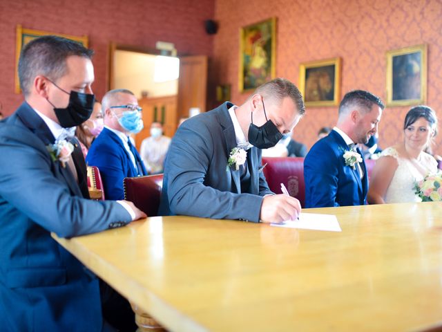 Le mariage de Loic et Céline à Comines, Nord 104
