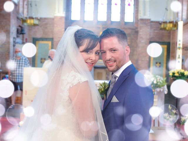 Le mariage de Loic et Céline à Comines, Nord 148