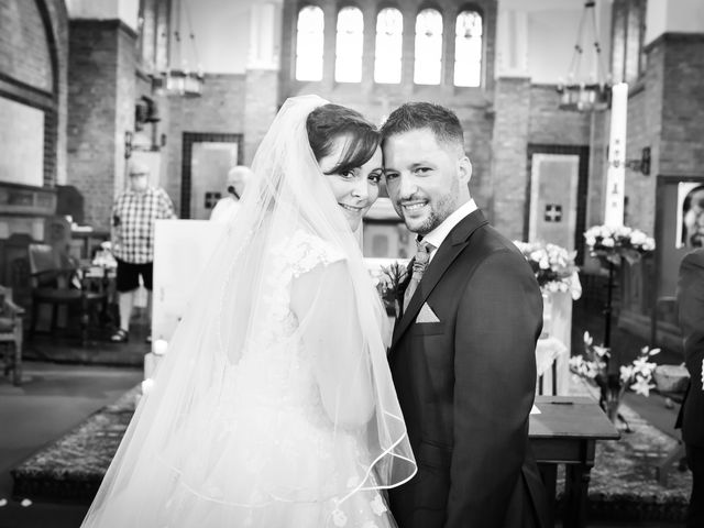 Le mariage de Loic et Céline à Comines, Nord 149