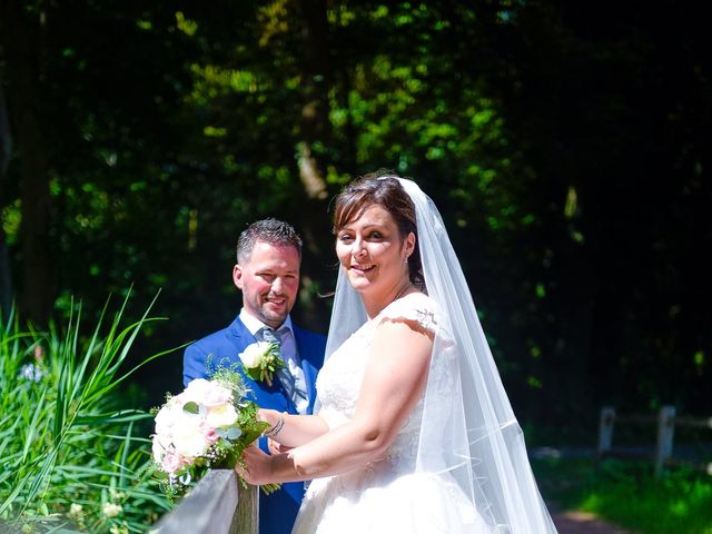Le mariage de Loic et Céline à Comines, Nord 162