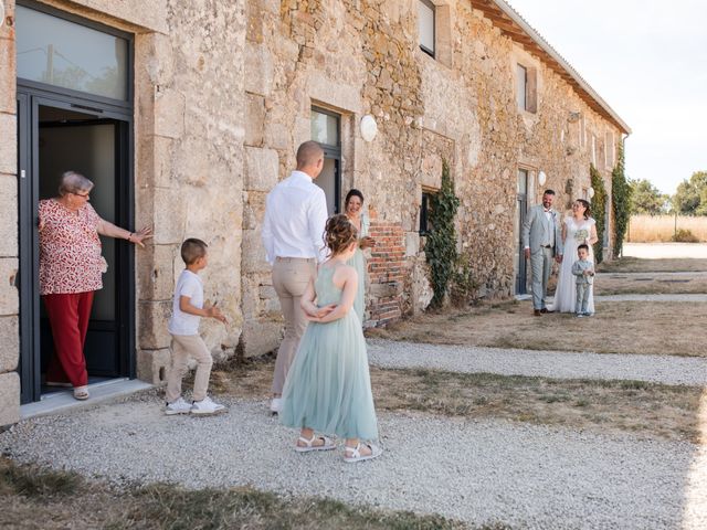 Le mariage de Julien et Amandine à Thouars, Deux-Sèvres 32