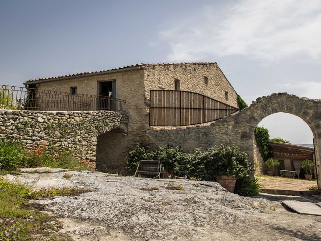 Le mariage de Camille et Hugo à Céreste, Alpes-de-Haute-Provence 3