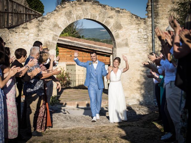 Le mariage de Camille et Hugo à Céreste, Alpes-de-Haute-Provence 26