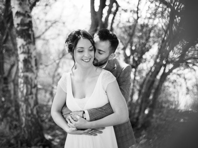 Le mariage de Cyril et Emma à Saint-Thomas-la-Garde, Loire 9